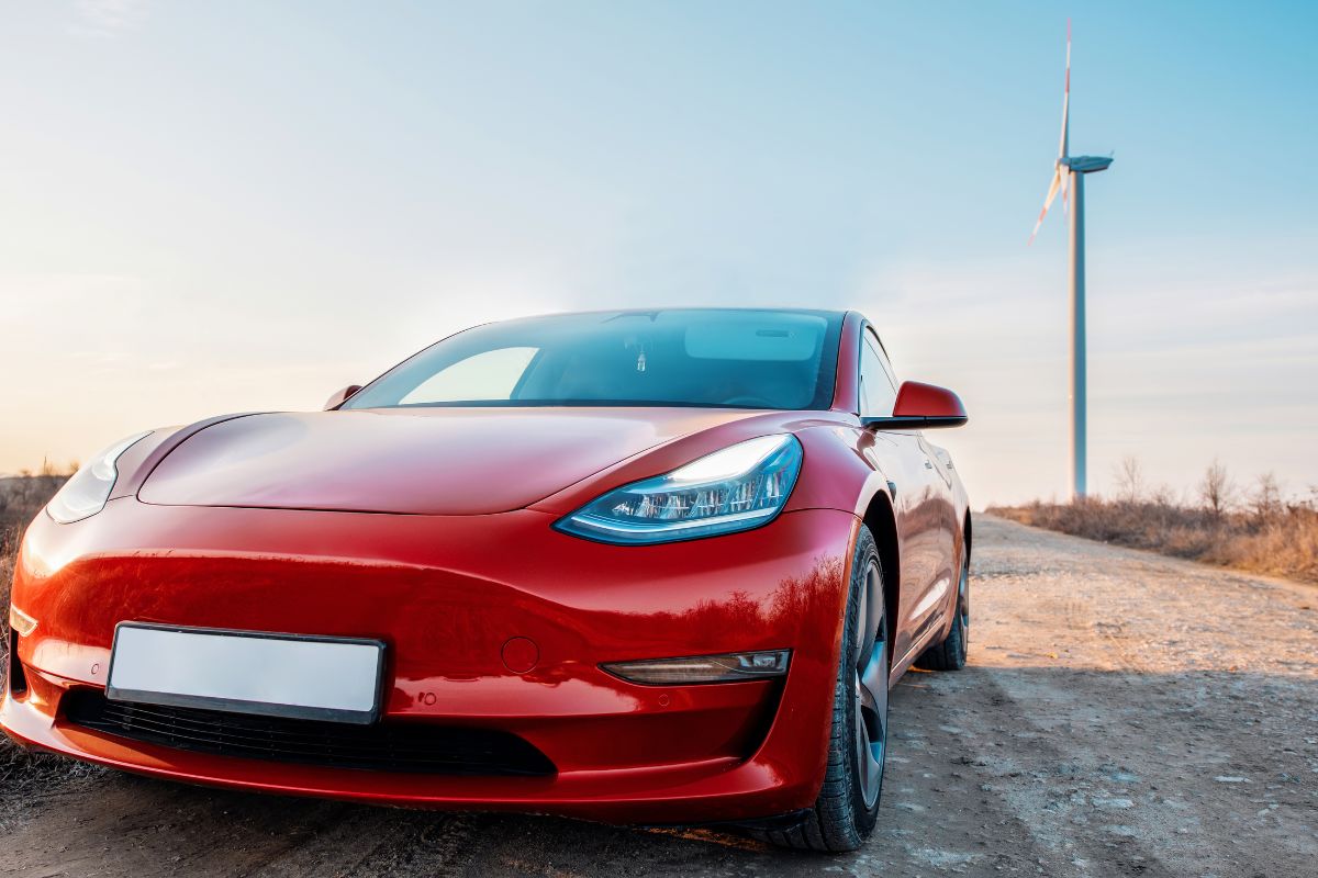 Près de Lyon, une Tesla pulvérise le radar