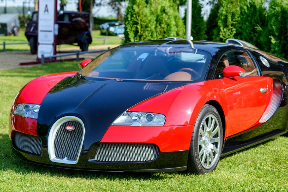 Vidange de sa Bugatti Veyron comme une 205
