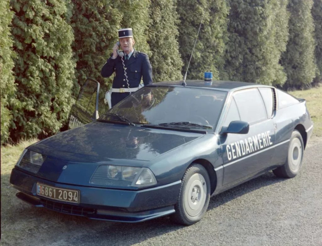 Troisième modèle d’Alpine à avoir servi dans la BRI, la V6 GT de 1987.
