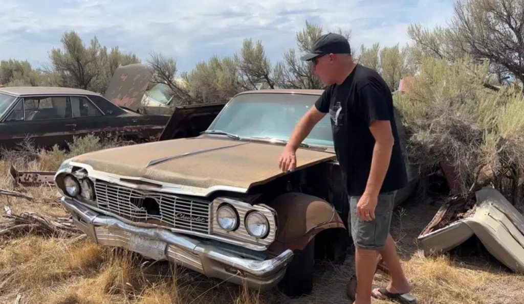 Un homme dans l’Idaho découvre des hectares de voitures abandonnées, la plus grande casse des États-Unis
