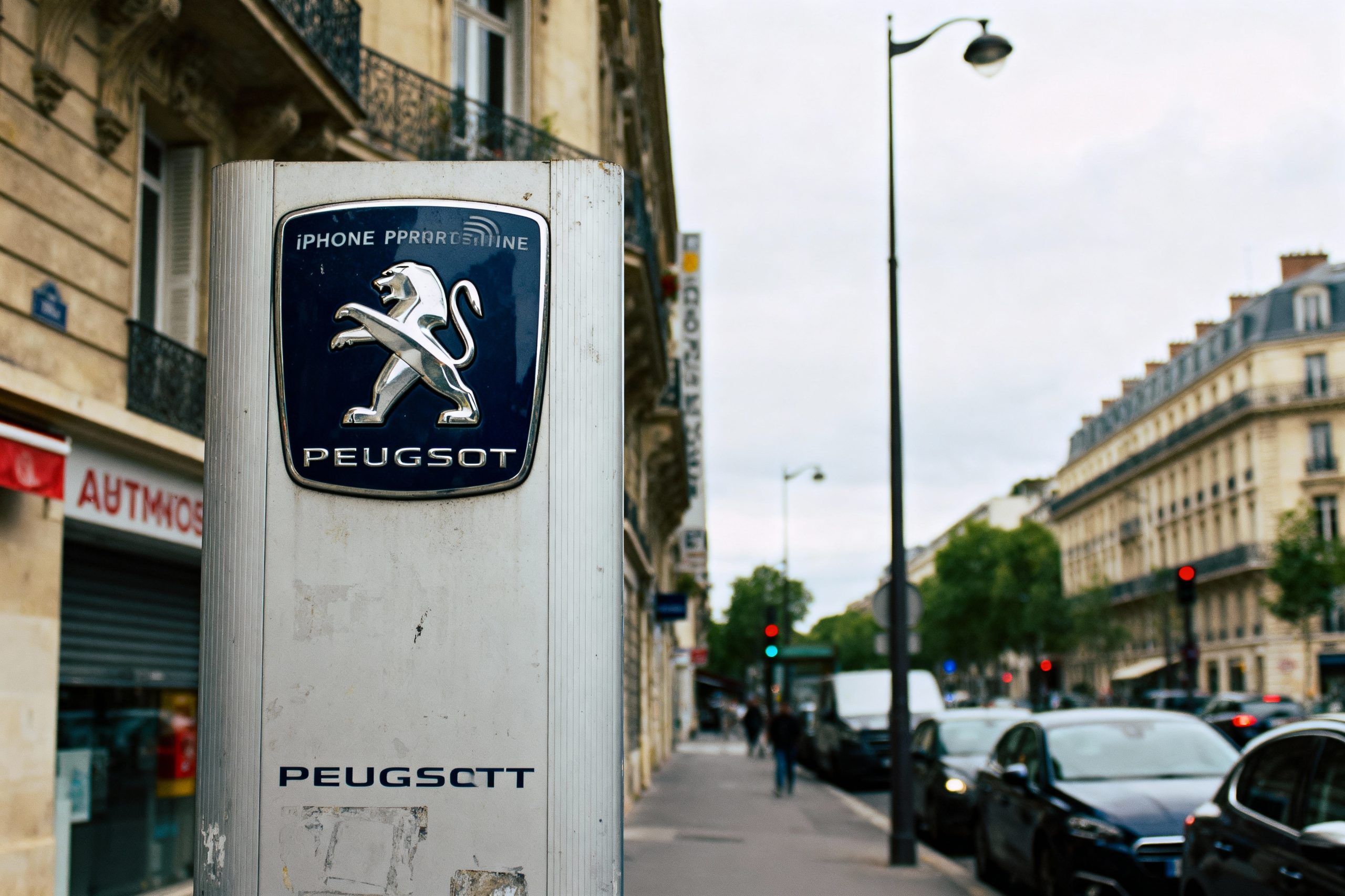 nouveau logo Peugeot
